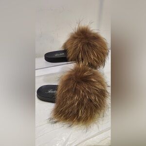 FLAWLESSLY FURRED slipper slides